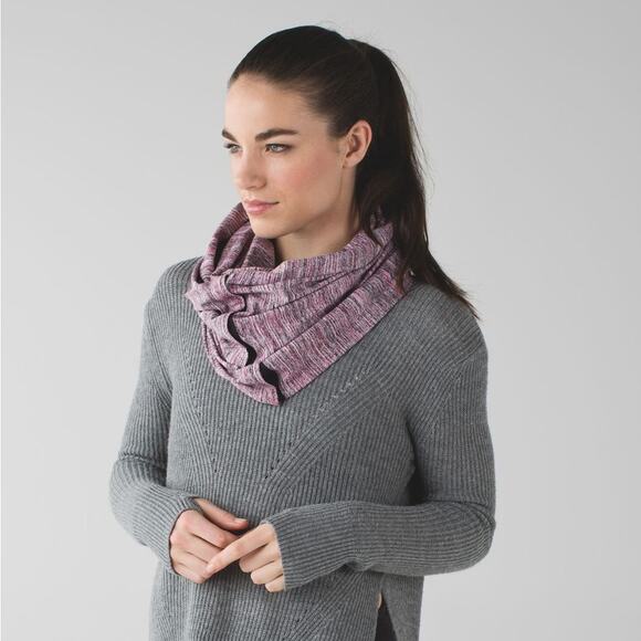 Lululemon Vinyasa Scarf in Space Dye Camo Berry Rumble Multi - Picture 7 of 7